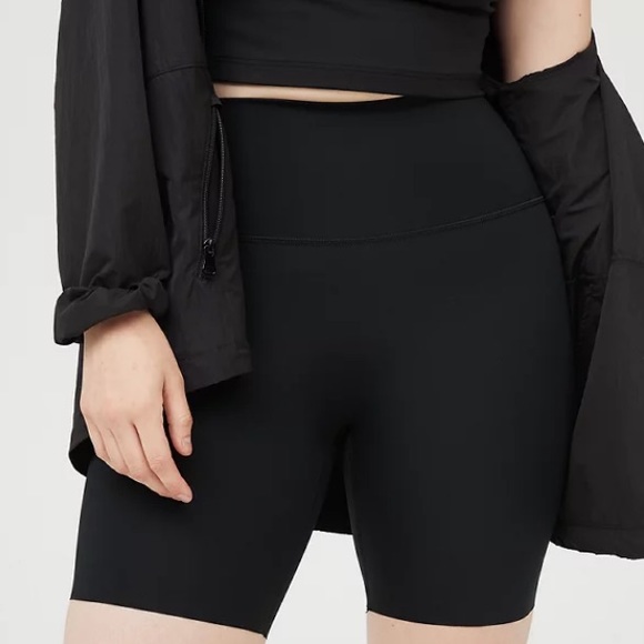 OFFLINE By Aerie Goals 7" Bike Short - Picture 1 of 8